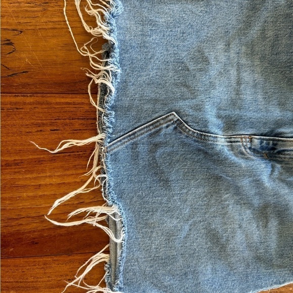 Topshop Cotton Denim Distressed Denim Mini Frayed Hemline / US 4 - Picture 3 of 12